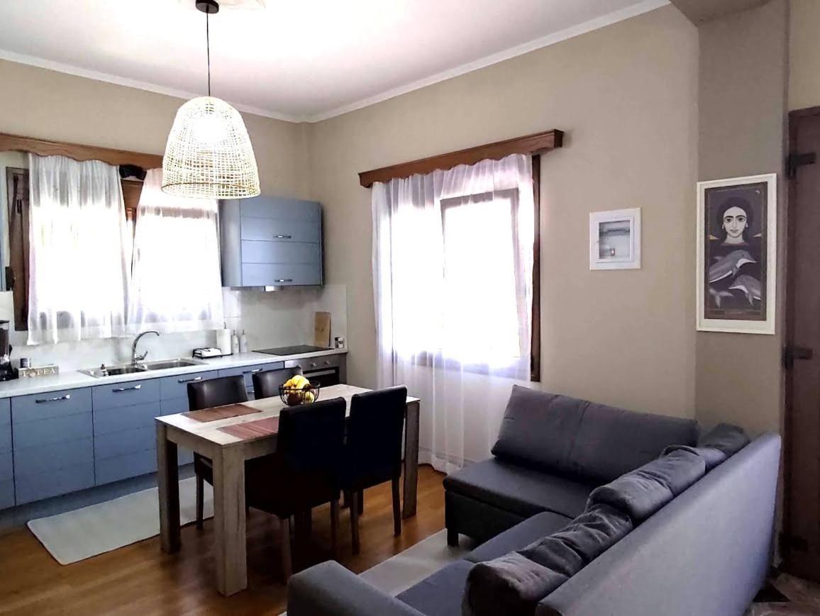 Апартаменты Myron & Gabby'S House Монемвазия Экстерьер фото